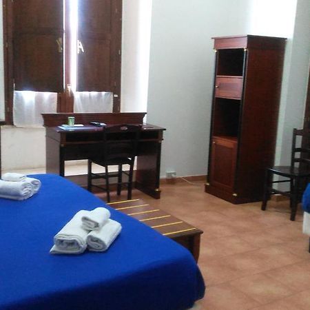 Istituto Antonacci Rooms 莱切 外观 照片